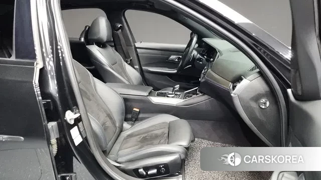 BMW 3 Series (G20) 2021 Черный из Кореи, фото 2