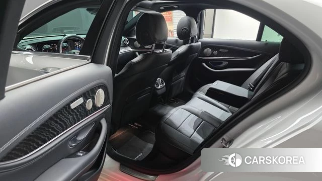 Mercedes-Benz E-Class W213 2022 Белый из Кореи, фото 2