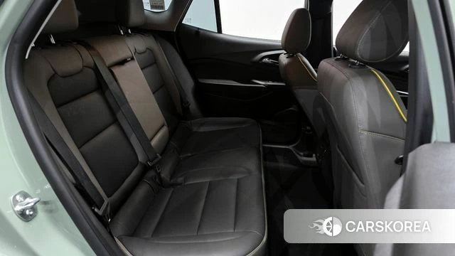 Chevrolet (GM Daewoo) Trax Crossover 2024 Зеленый из Кореи, фото 2