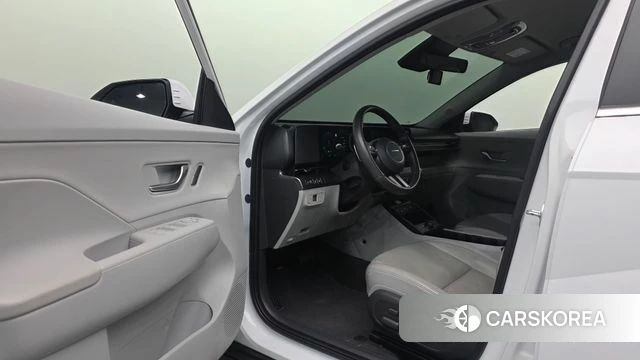 Hyundai Kona Hybrid (SX2) 2023 Белый из Кореи, фото 2