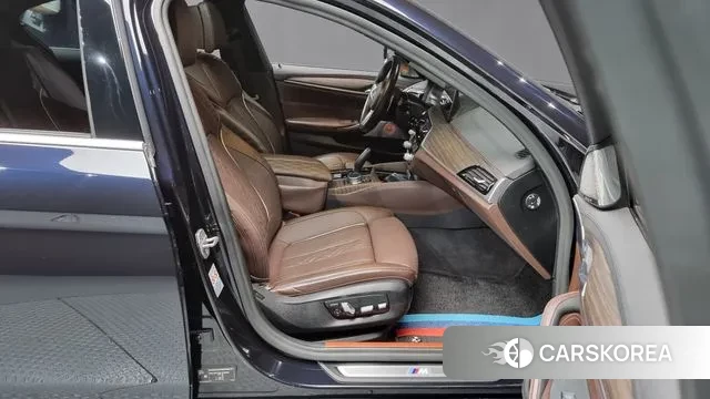 BMW 5 Series (G30) 2020 Черный из Кореи, фото 2