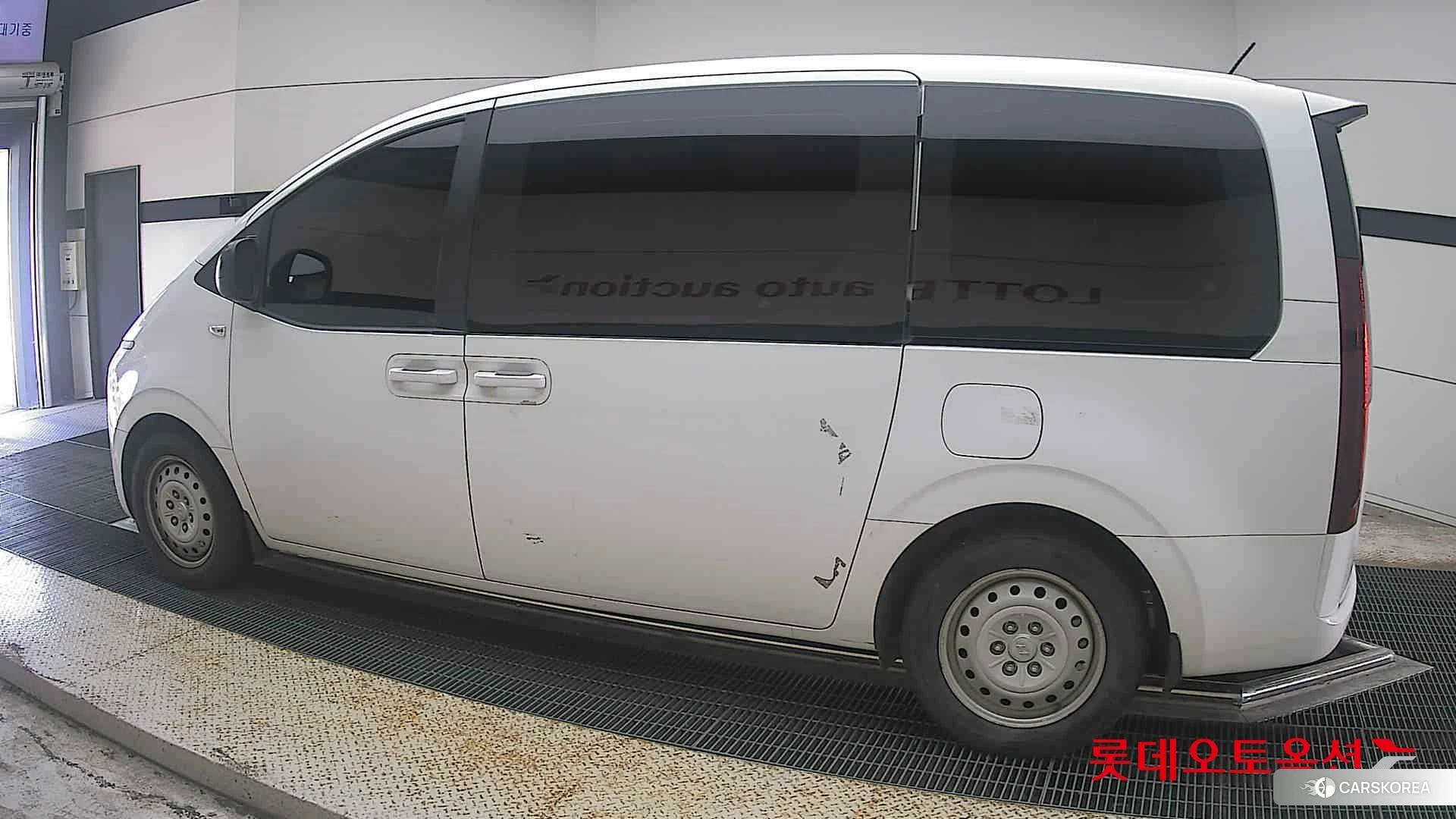 Hyundai Staria 2022 Creamy White из Кореи, фото 2