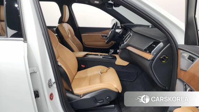 Volvo XC90 second Generation 2019 Белый из Кореи, фото 2