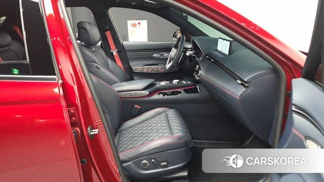 Genesis GV70 2021 Красный из Кореи, фото 2
