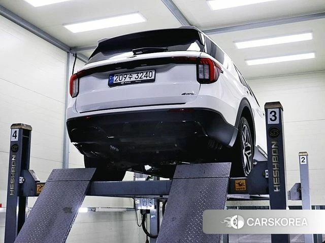 Ford Explorer 6th Generation 2025 Белый из Кореи, фото 2