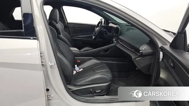 Hyundai Avante (CN7) 2022 Серебристо-серый из Кореи, фото 2