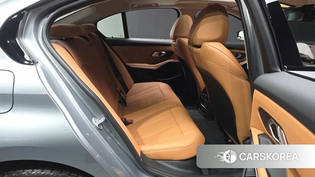 BMW 3 Series (G20) 2025 Серебристо-серый из Кореи, фото 2