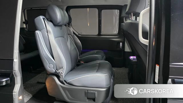 Hyundai Staria 2023 Черный из Кореи, фото 2