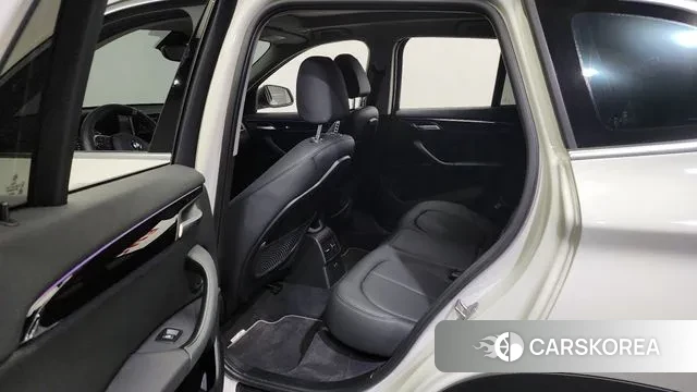 BMW X1 (F48) 2022 Белый из Кореи, фото 2