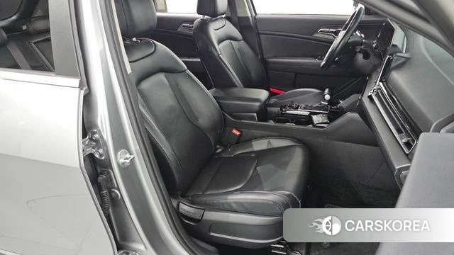 Kia Sportage 5th Generation 2022 Серебристо-серый из Кореи, фото 2