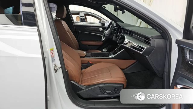 Audi A6 (C8) 2021 Белый из Кореи, фото 2