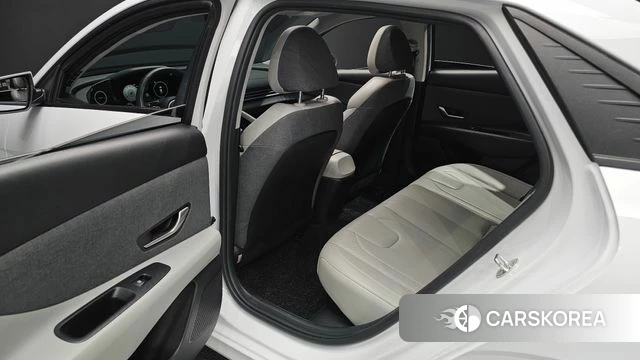 Hyundai Avante Hybrid (CN7) 2021 Белый из Кореи, фото 2