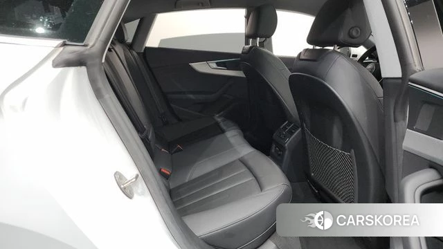 Audi A5 (F5) 2023 Белый из Кореи, фото 2
