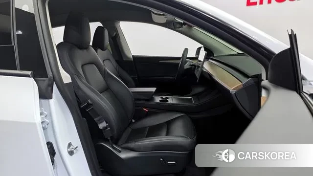 Tesla Model Y 2024 Белый из Кореи, фото 2