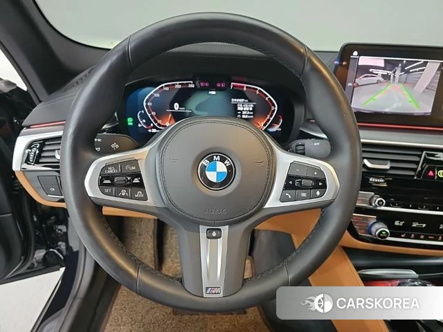 BMW 5 Series (G30) 2022 Черный из Кореи, фото 2
