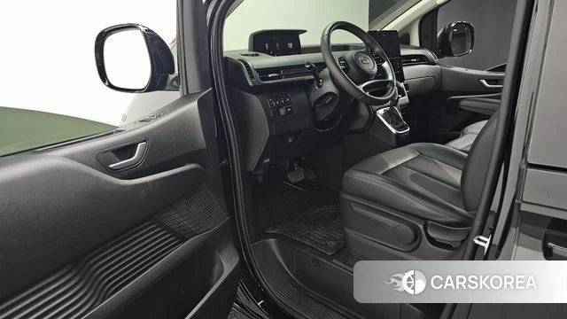 Hyundai Staria 2022 Черный из Кореи, фото 2