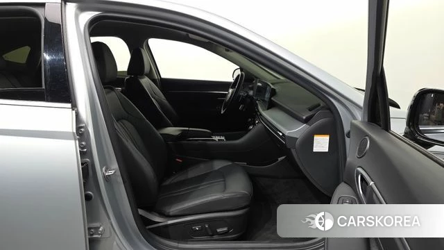 Hyundai Sonata D Edge Hybrid (DN8) 2024 Серебристо-серый из Кореи, фото 2