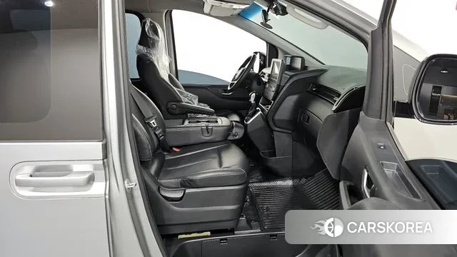 Hyundai Staria 2022 Серебряный из Кореи, фото 2