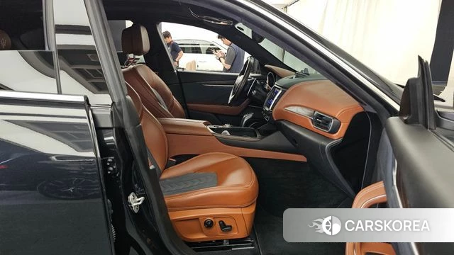 Maserati Levante 2020 Серый из Кореи, фото 2