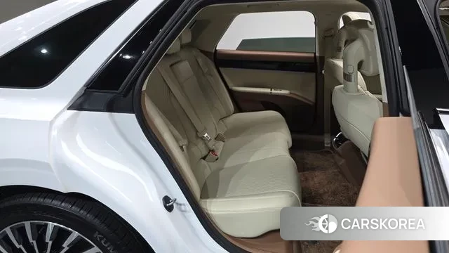 Hyundai Grandeur Hybrid (GN7) 2023 Белый из Кореи, фото 2