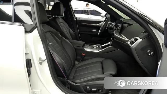 BMW 4 Series (G22) 2025 Белый из Кореи, фото 2