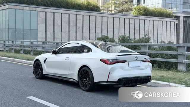 BMW M4 2023 Белый из Китая, фото 2
