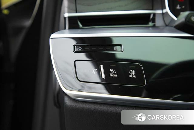 Audi A8 2023 Черный из Китая, фото 2