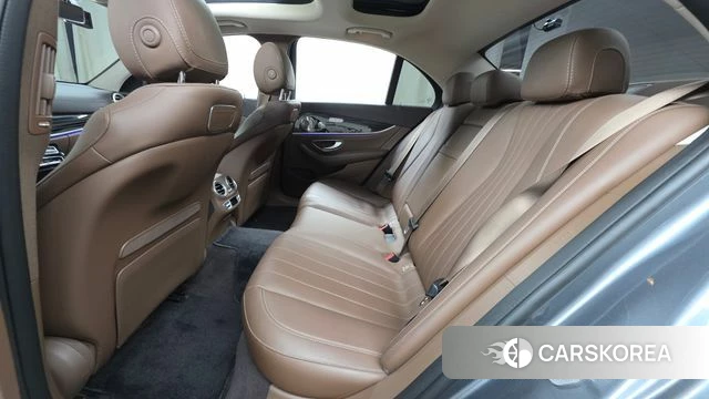 Mercedes-Benz E-Class W213 2019 Серый из Кореи, фото 2