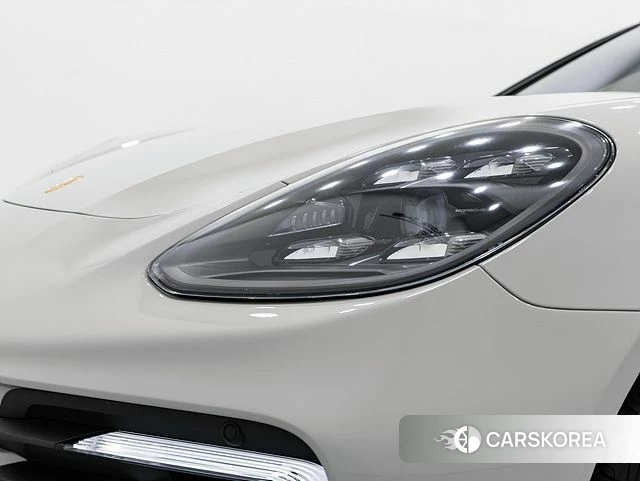Porsche Panamera (971) 2022 Жемчужный цвет из Кореи, фото 2