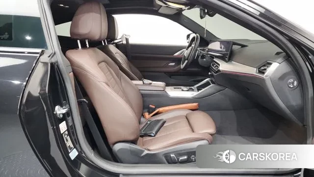 BMW 4 Series (G22) 2023 Черный из Кореи, фото 2