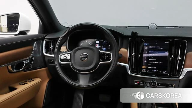 Volvo S60 3rd generation 2022 Белый из Кореи, фото 2