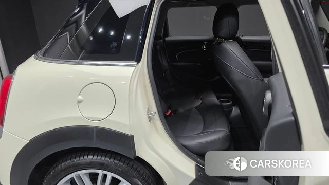 Mini Cooper 2022 Жемчужный цвет из Кореи, фото 2