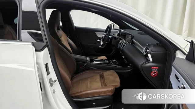 Mercedes-Benz CLA-Class C118 2024 Белый из Кореи, фото 2