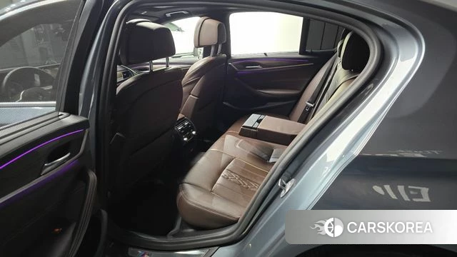 BMW 5 Series (G30) 2019 Серый из Кореи, фото 2