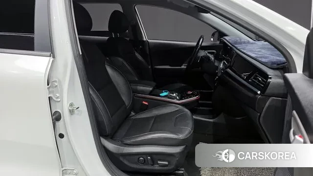 Kia Niro Plus 2022 Белый из Кореи, фото 2