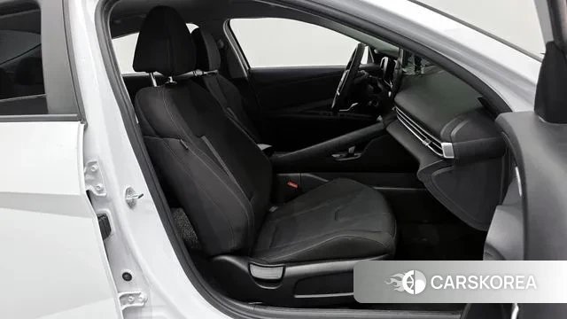 Hyundai Avante Hybrid (CN7) 2021 Белый из Кореи, фото 2