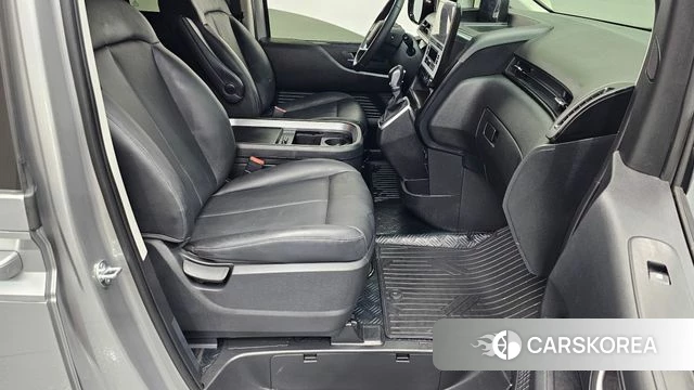 Hyundai Staria 2025 Серебряный из Кореи, фото 2