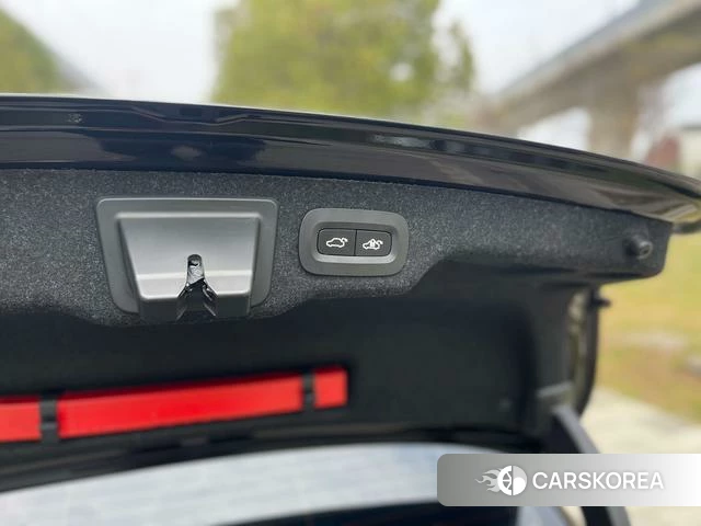 Volvo S90 2023 Черный из Китая, фото 2