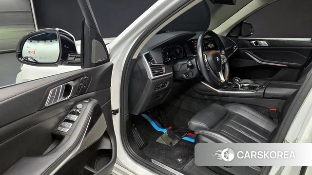 BMW X7 (G07) 2021 Белый из Кореи, фото 2