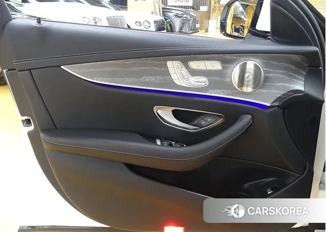 Mercedes-Benz E-Class W213 2023 Белый из Кореи, фото 2