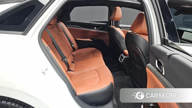 Kia The New K5 3rd generation 2023 Белый из Кореи, фото 2