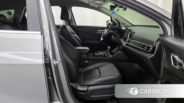 Kia Sportage 5th Generation 2022 Серебряный из Кореи, фото 2