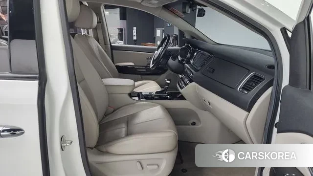 Kia The New Carnival 2018 Белый из Кореи, фото 2