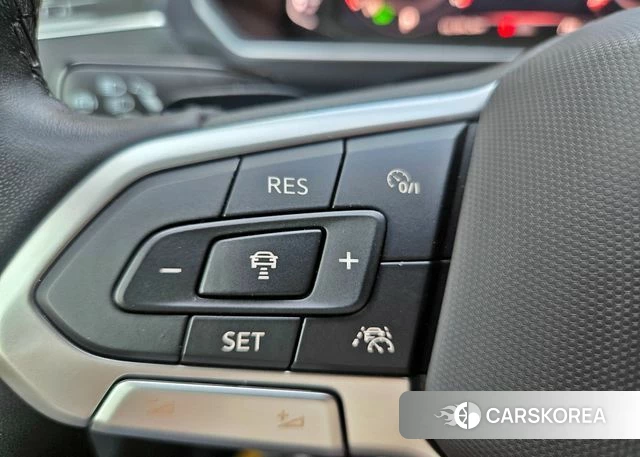 Volkswagen Tiguan second Generation 2023 Белый из Кореи, фото 2