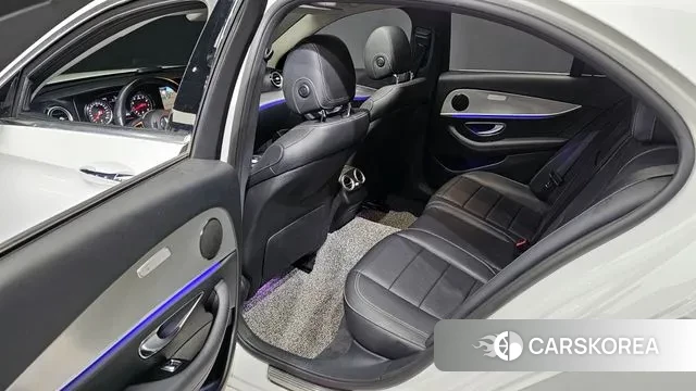 Mercedes-Benz E-Class W213 2019 Белый из Кореи, фото 2