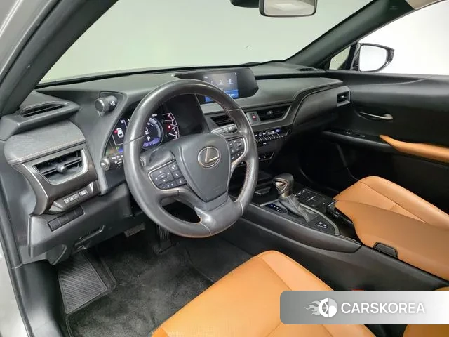 Lexus UX250h 2021 Серебристо-серый из Кореи, фото 2