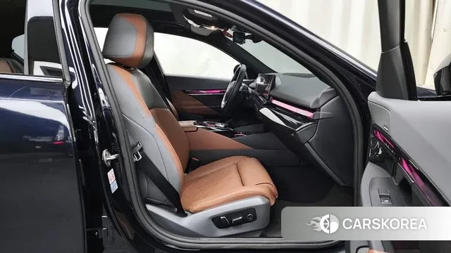 BMW 5 Series (G60) 2024 Черный из Кореи, фото 2