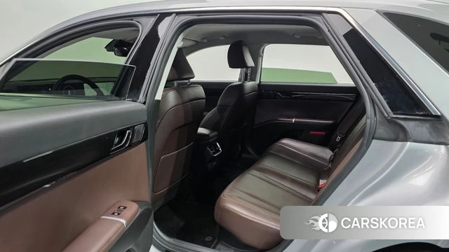 Hyundai Grandeur Hybrid (GN7) 2023 Серебряный из Кореи, фото 2