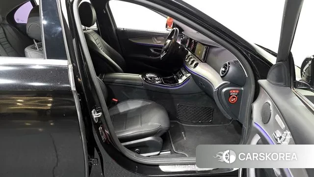 Mercedes-Benz E-Class W213 2019 Черный из Кореи, фото 2