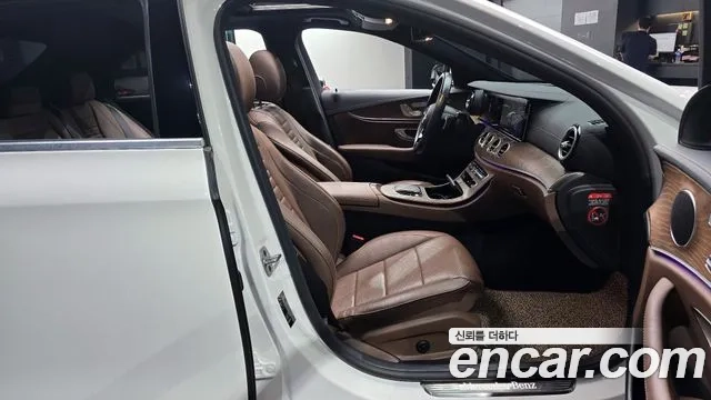 Mercedes-Benz E-Class W213 2021 Белый из Кореи, фото 2